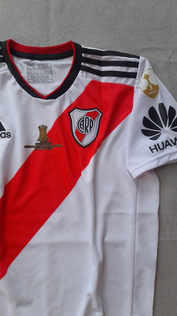 Producto - Retro River 2018