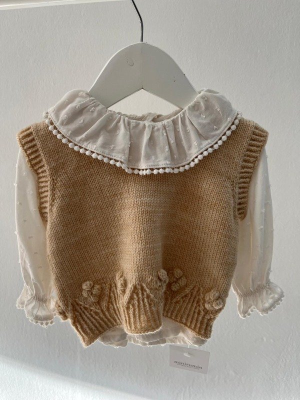 Producto - Chaleco de punto flor beige - Minirumin