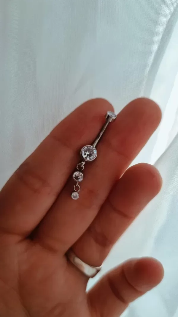 Producto - Piercing ombligo colgante 3 strass blancos aq