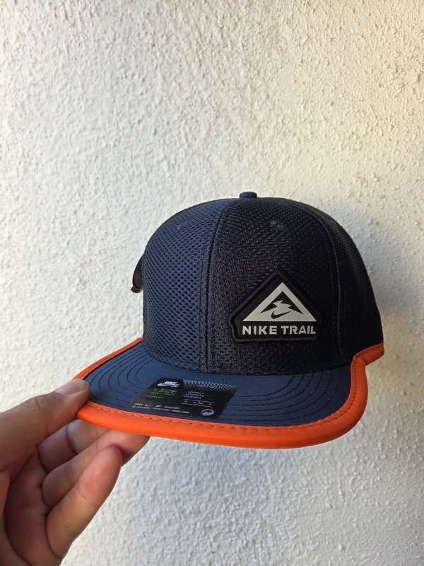 Producto - Gorra NIKE TRAIL PLANA REGULABLE NARANJA