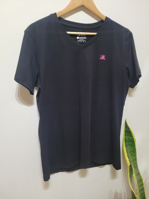 Producto - Remera básica Knup - Algodón con spandex - 6