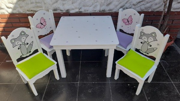 Producto - MESA GUARDAUTILES CON 4 SILLAS - 0