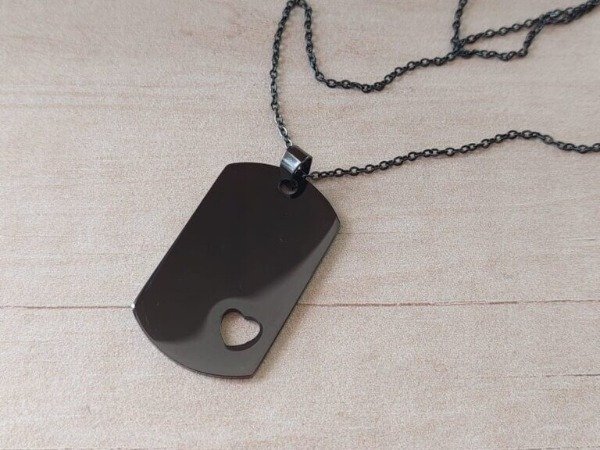 Producto - Colgante con dije de acero dorado