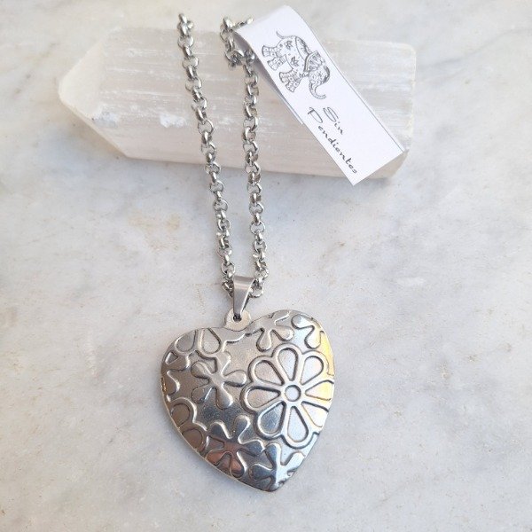 Producto - Collar Acero Corazón Labrado