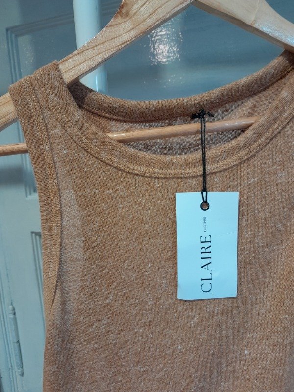 Producto - Musculosa Sofia tostado