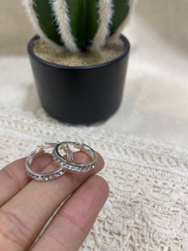 Producto - Argollas acero blanco y brillos