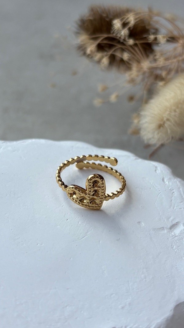 Producto - Anillo de acero dorado corazón regulable lll