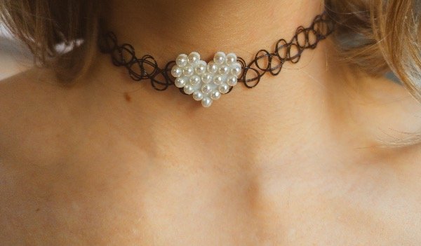 Producto - Choker de perlas corazón