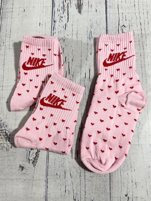 Producto - Nike Corazoncitos Pink