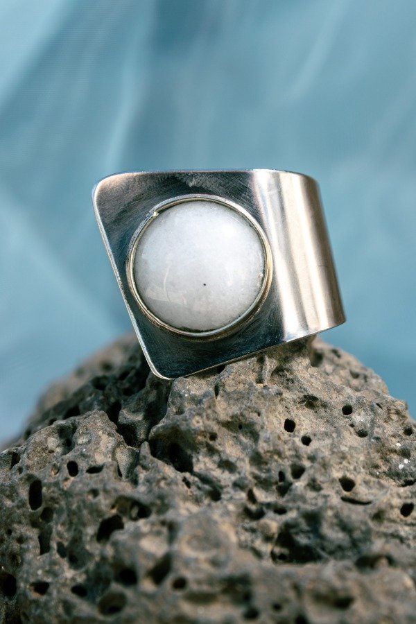 Producto - Anillo Maki de acero con cuarzo blanco - 0