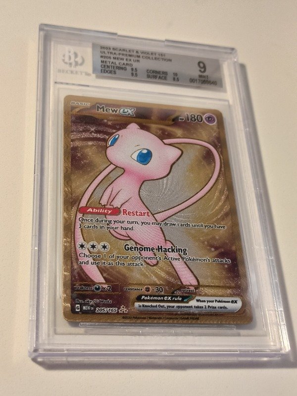 Producto - Cartas Pokemon SV 151 Ultra Premium Collection Gold Metal Mew #205/165