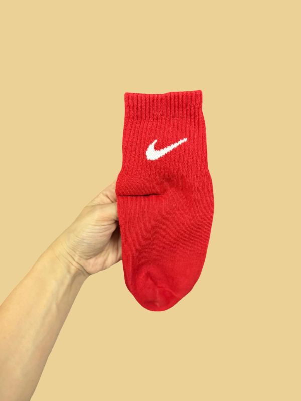 Producto - MEDIA NIKE roja