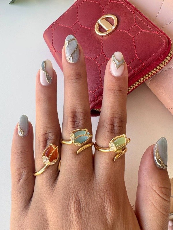 Producto - Anillos tulipan de acero dorado