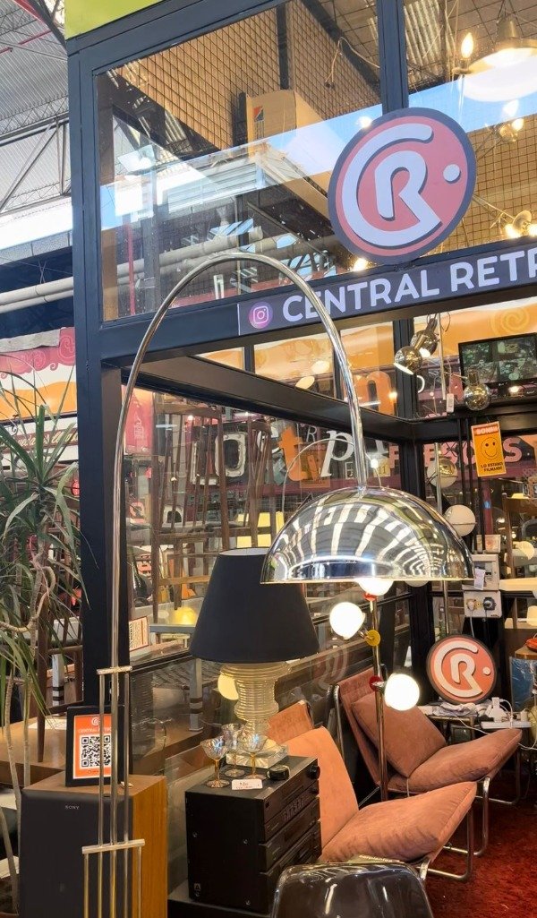 Producto - Lampara de pie Curva cromada direcionable retro