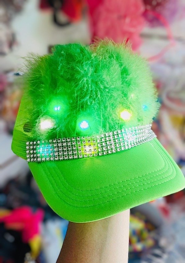 Producto - Gorra con plumas strass y luz