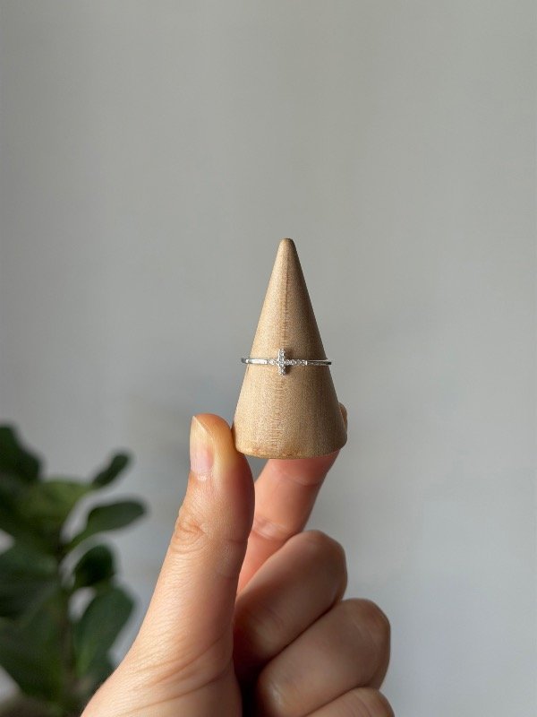 Producto - Anillo cruz con cubics 19 mm