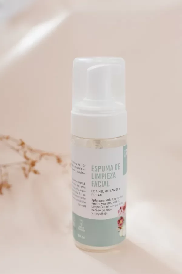 Producto - Espuma de limpieza facial