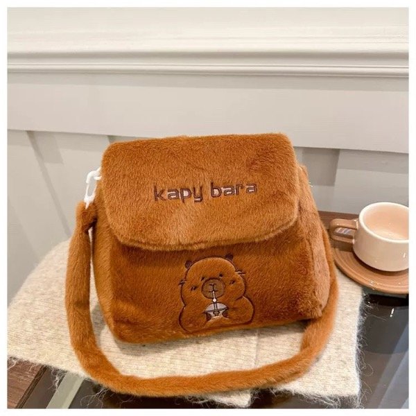 Producto - Mochila/Cartera Capybara peluche