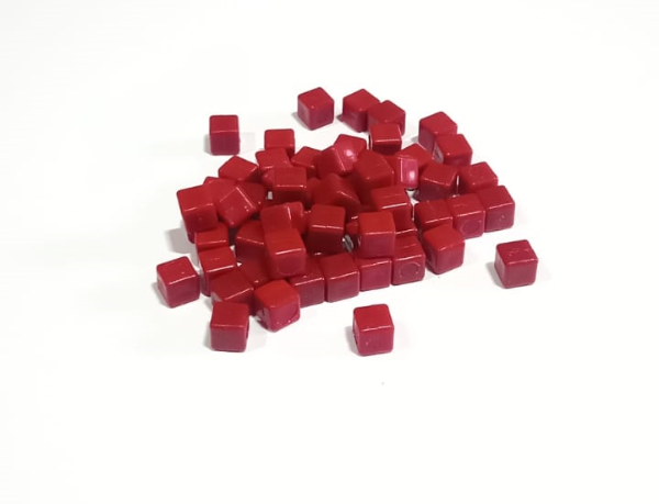 Producto - cubitos 8mm plastico (bolsa con 60 unidades)