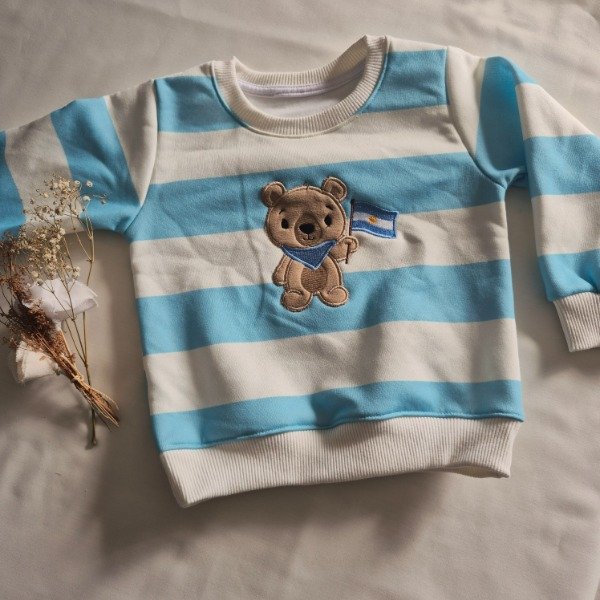 Producto - Buzo osito con bandera argentina rayas celeste
