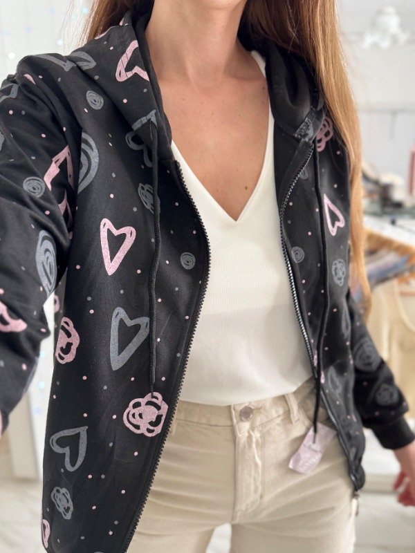 Producto - Campera Love negra