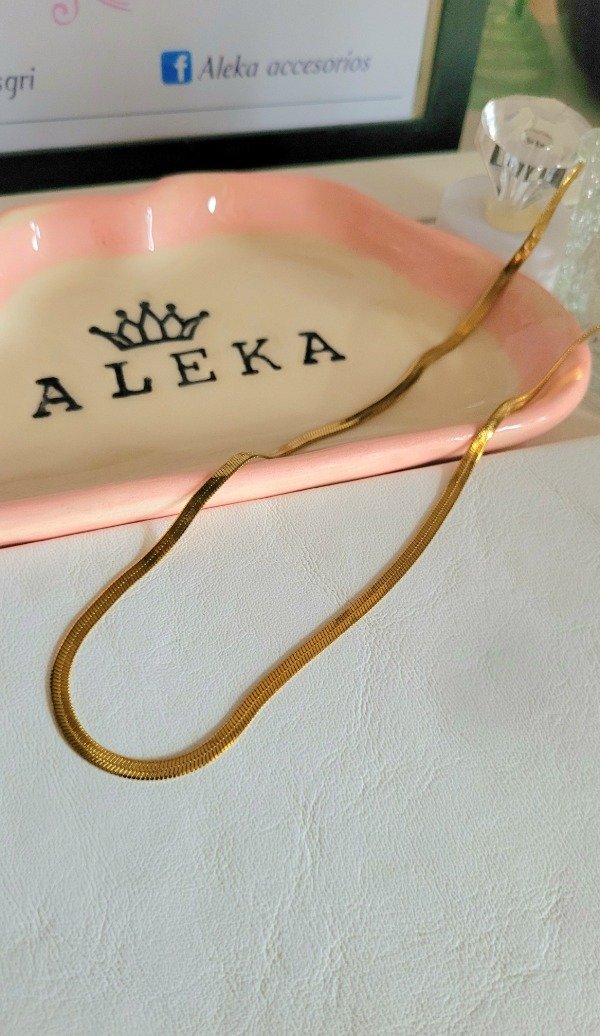 Producto - Cadena chata (50cm) de acero dorado - 2