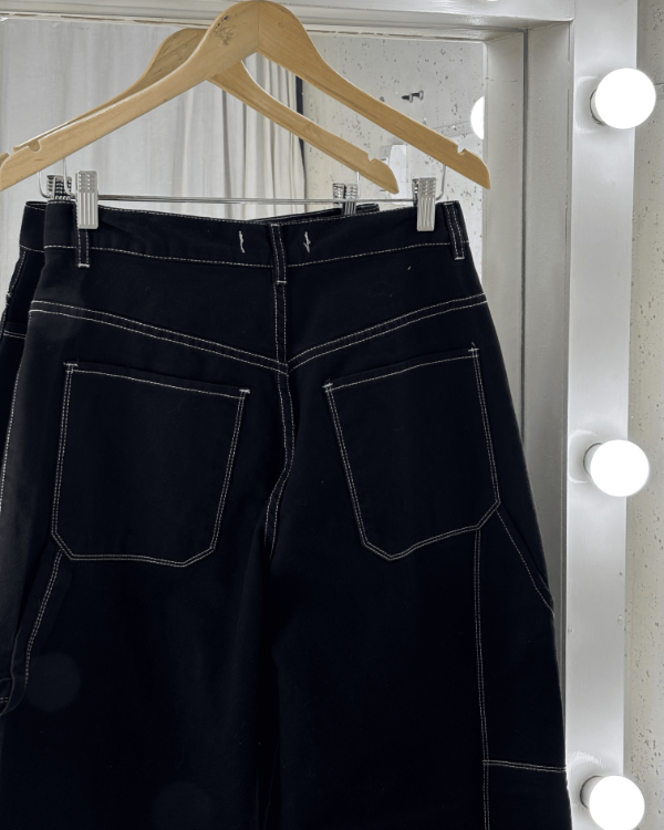 Producto - Jean Mom Negro Costura Blanca