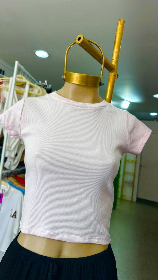 Producto - BABY TEE BÁSICA SIN ESTAMPA ROSA