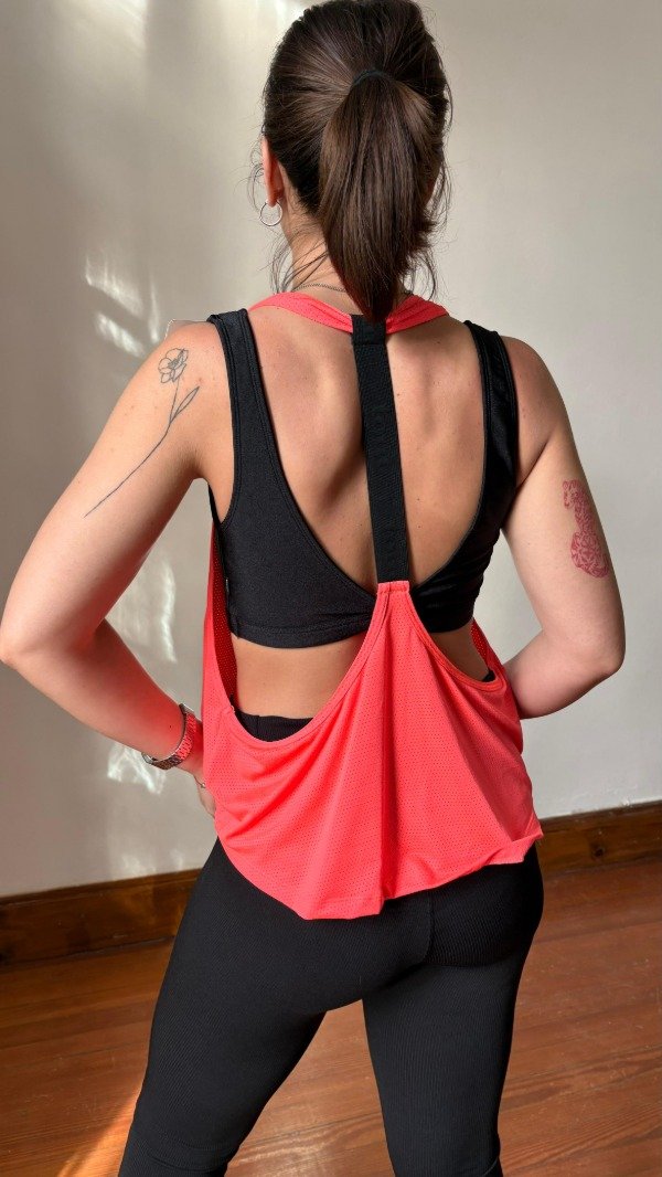 Producto - Musculosa tout fucsia