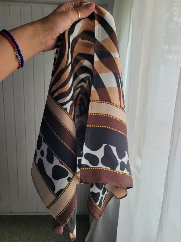 Producto - Pañuelo cuadrado Cata 65x65