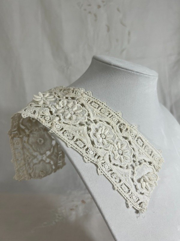 Producto - Recorte de puntilla con relieve floral