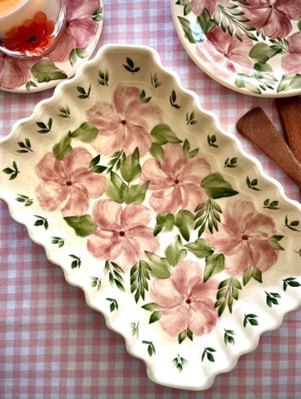 Producto - Bandeja RECTANGULAR c borde ondulado ROSA/VERDE