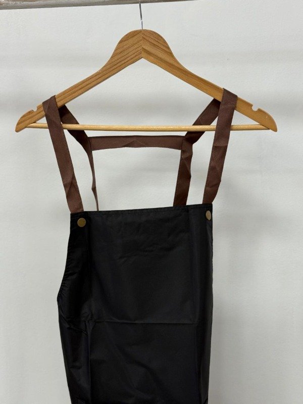Producto - Delantal SIMIL CUERO LISO/CUADRILLE - 4