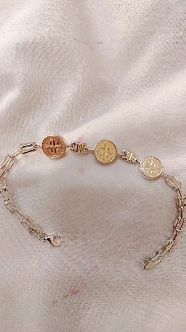 Producto - Pulsera Plata y Oro con 3 dijes frente de oro San Benito