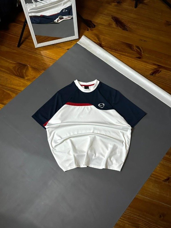 Producto - NIKE TOTAL 90 TEE (M)