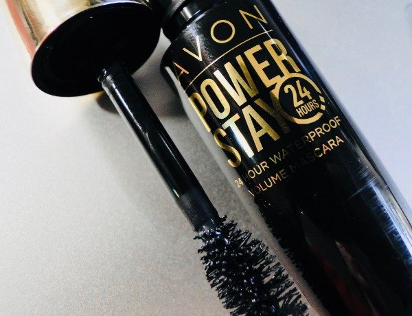 Producto - Avon Máscara de Volumen para Pestañas Power Stay Waterproof 10 Ml. Color Negro