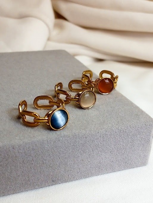 Producto - Anillo ajustable piedra de vidrio - Acero dorado