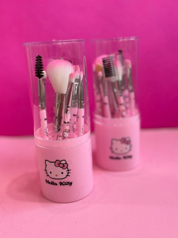 Producto - Brochas + Porta brochas Hello Kitty