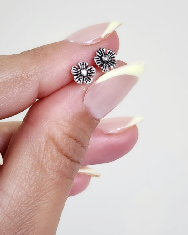 Producto - Aros Flor Conni  Plata925