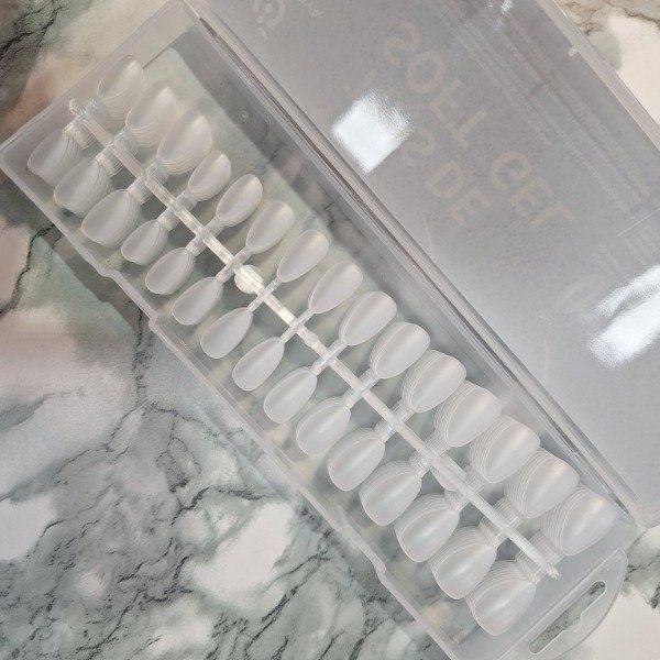 Producto - Tips para Soft Gel y Press on Almendra Cortos en blister Cherimoya prelimados - 2