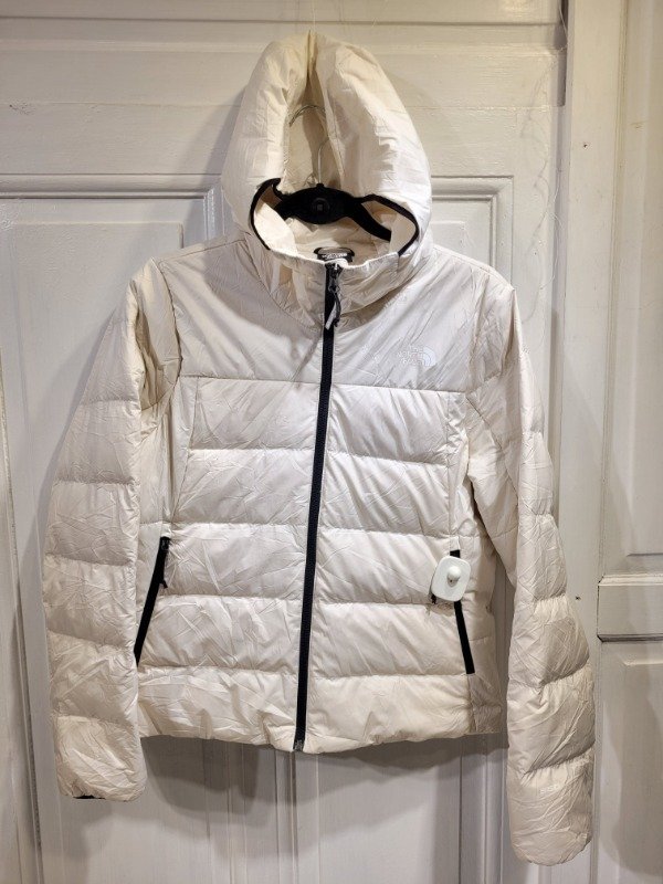 Producto - Campera THE NORTH FACE crudo de pluma 550 Talle M - PRECIO: 229X