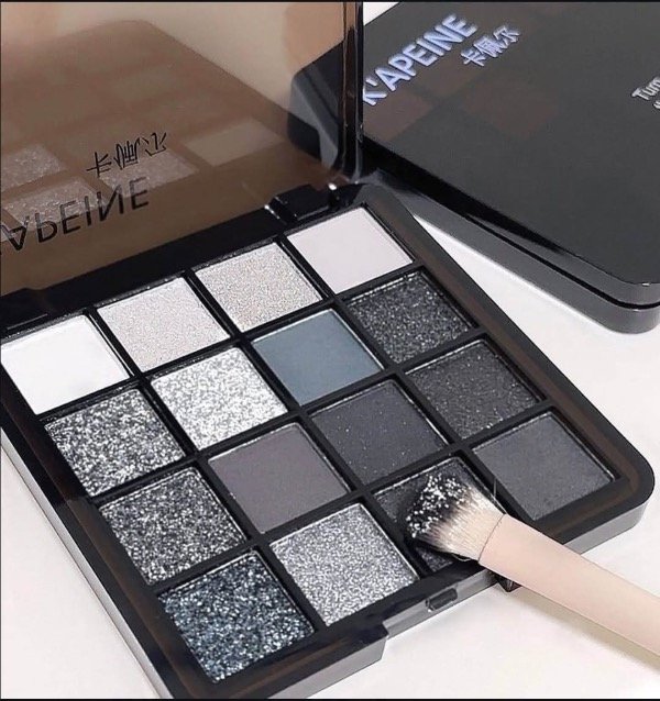 Producto - Paleta de sombras Luck K apeine 16 tonos - 0