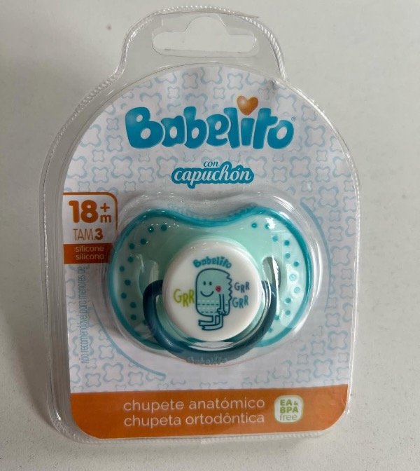 Producto - Chupete Babelito con capuchón color celeste +18 meses