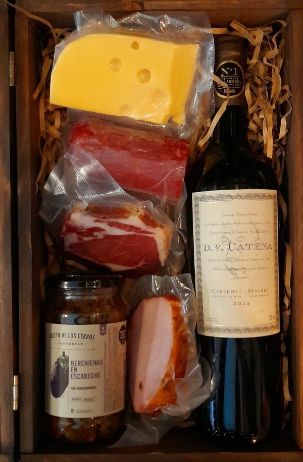 Producto - Dv Catena 750ml Cabernet Malbec + Picada Completa - Box Regalo Empresarial