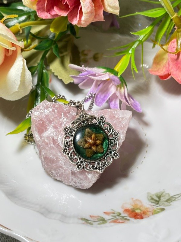 Producto - Collar de Acero Flor de Nácar Verde