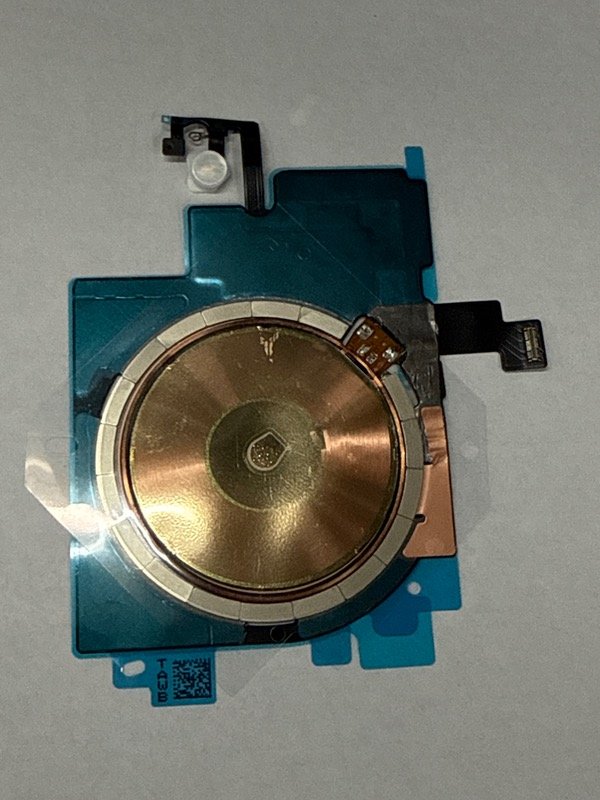 Producto - FLEX FLASH IPHONE 16 CON IMAN + CARGA INALAMBRICA