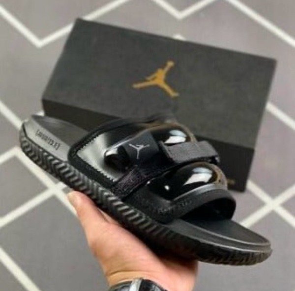 Producto - OJOTAS JORDAN TRIPLE BLACK