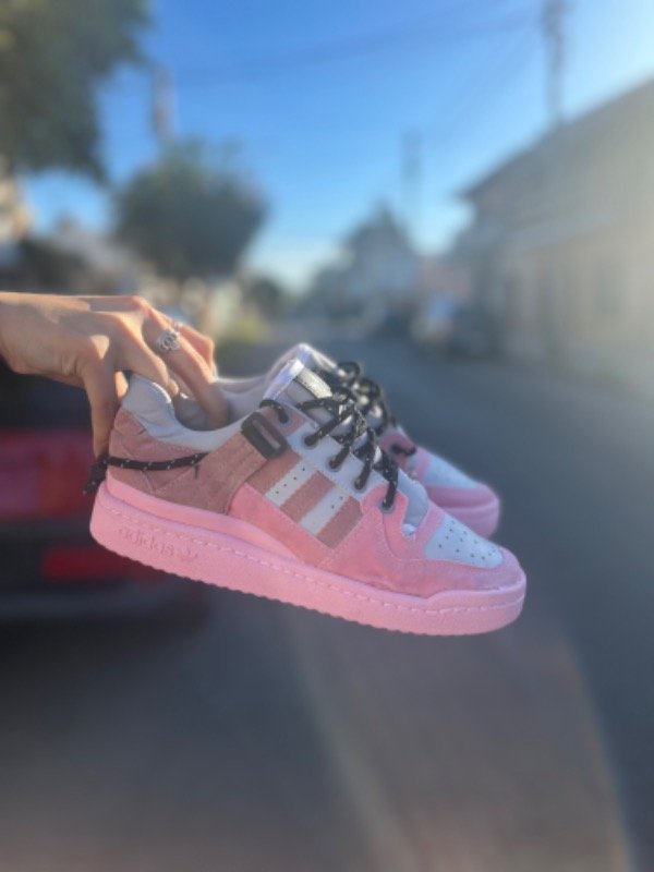 Producto - FORUM X BAD BUNNY ROSAS