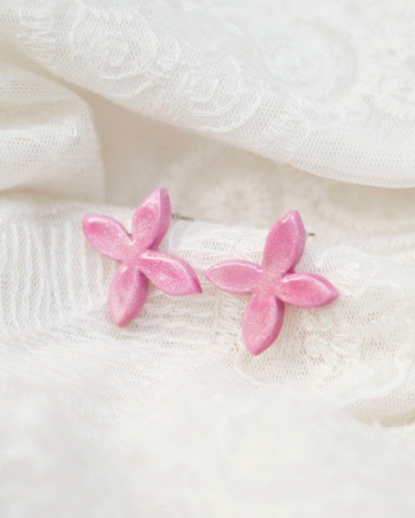 Producto - Aretes flor de cuatro pétalos rosa