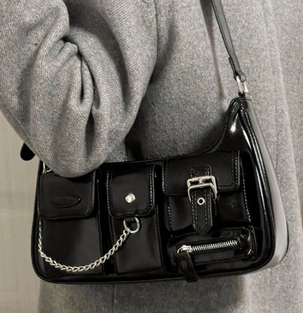 Producto - Cartera de mujer importada Tina en color negro con herrajes plateados